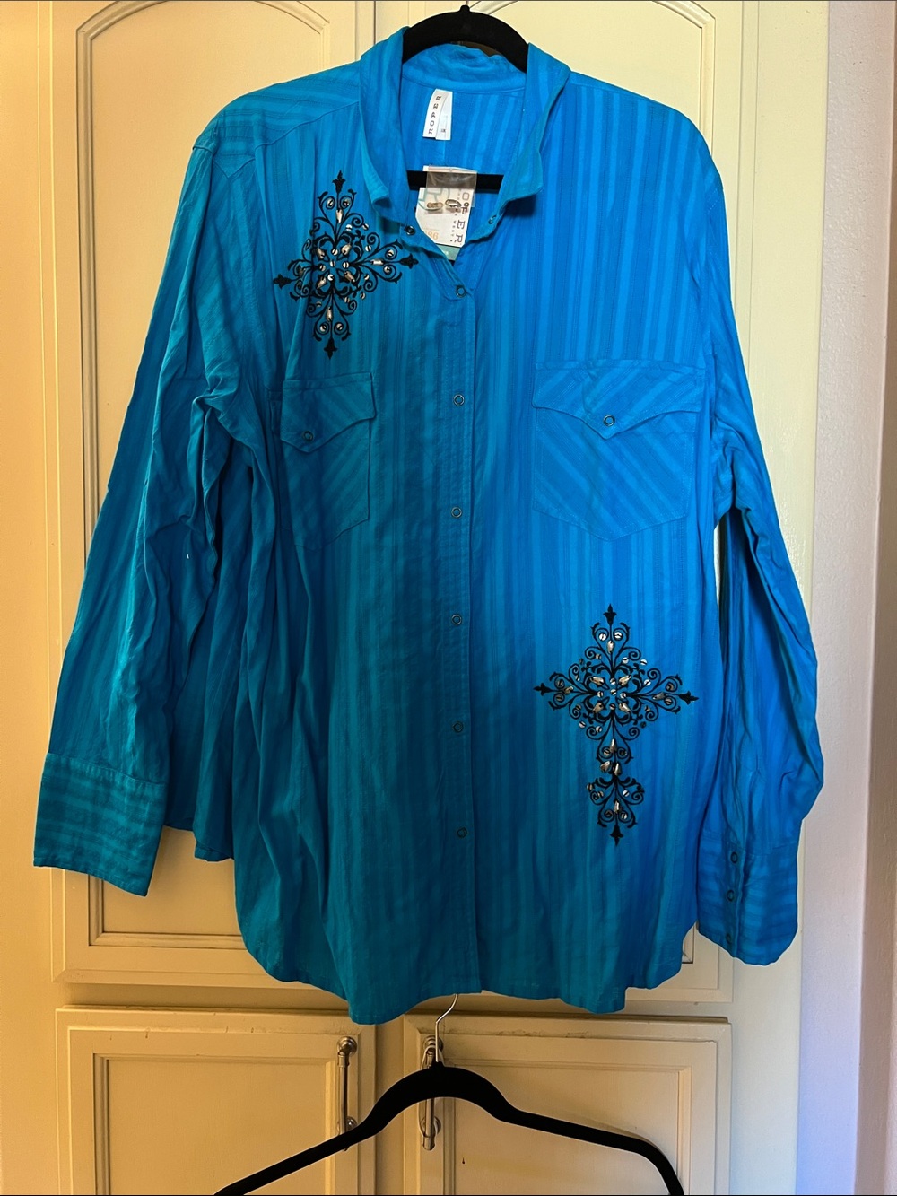 NWT 3x Roper Turquoise Button-Down Shirt with Black Embroidery